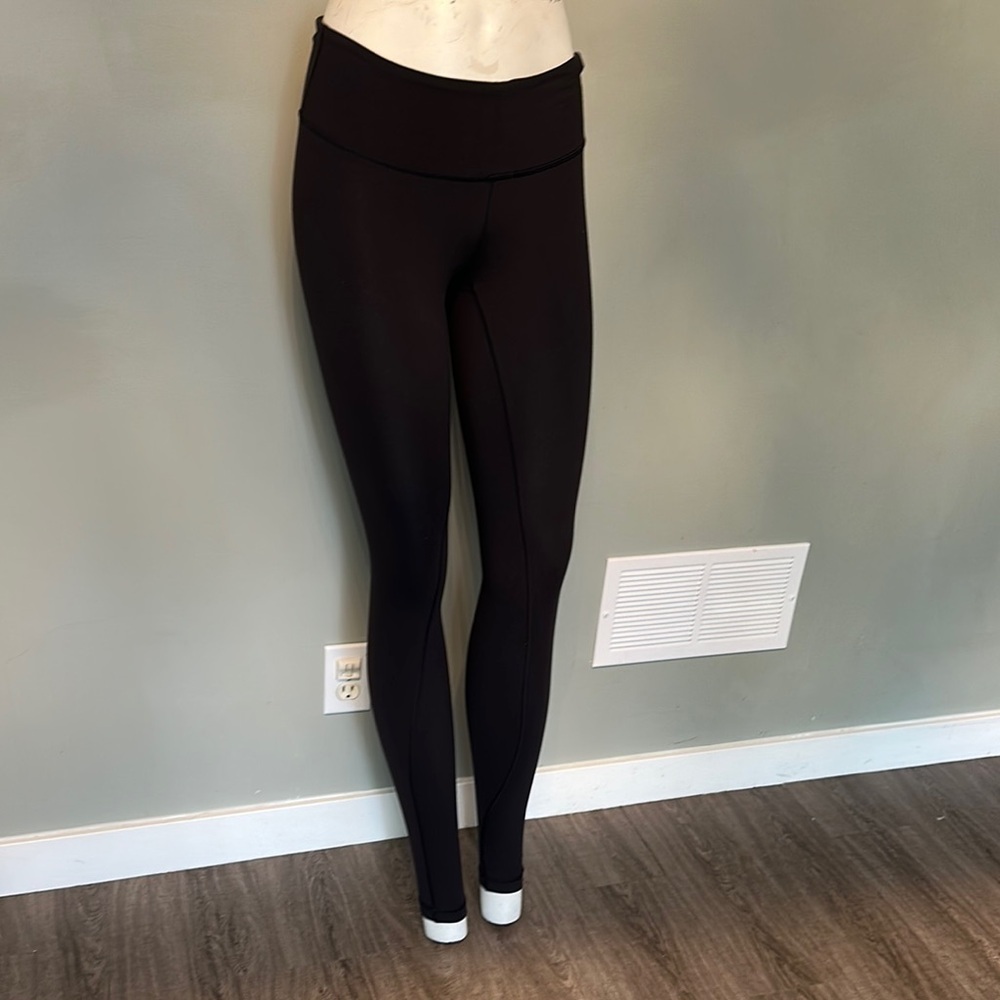 Lululemon Black High-Waisted Leggings size 4